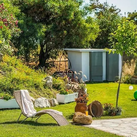 Villa Sleeps 8 Pool Air Con Wifi