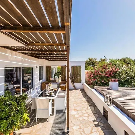Villa Sleeps 8 Pool Air Con Wifi