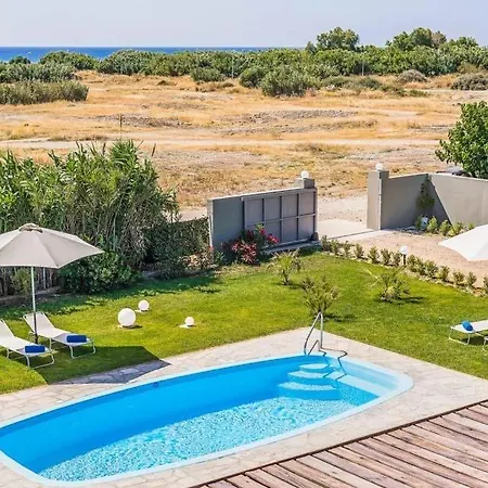Sleeps 8 Pool Air Con Wifi *