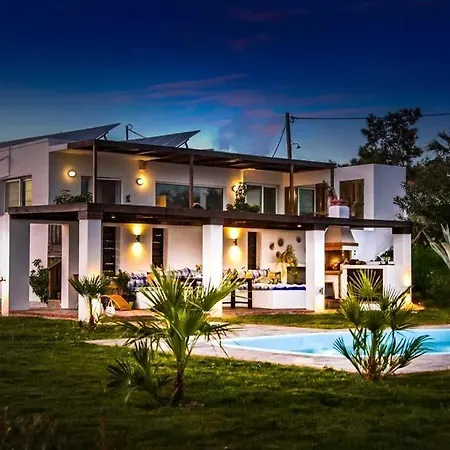 Sleeps 8 Pool Air Con Wifi Villa *