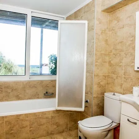 Villa Sleeps 8 Pool Air Con Wifi